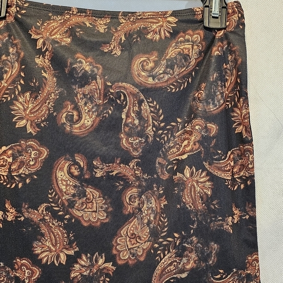 Shein Fully Lined Sheer Paisley Mini Skirt 95% Polyester 5% Elastane Size M - Picture 2 of 5